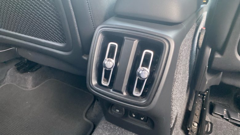 Volvo Xc40 1.5 T3 [163] R DESIGN 5dr Petrol Estate